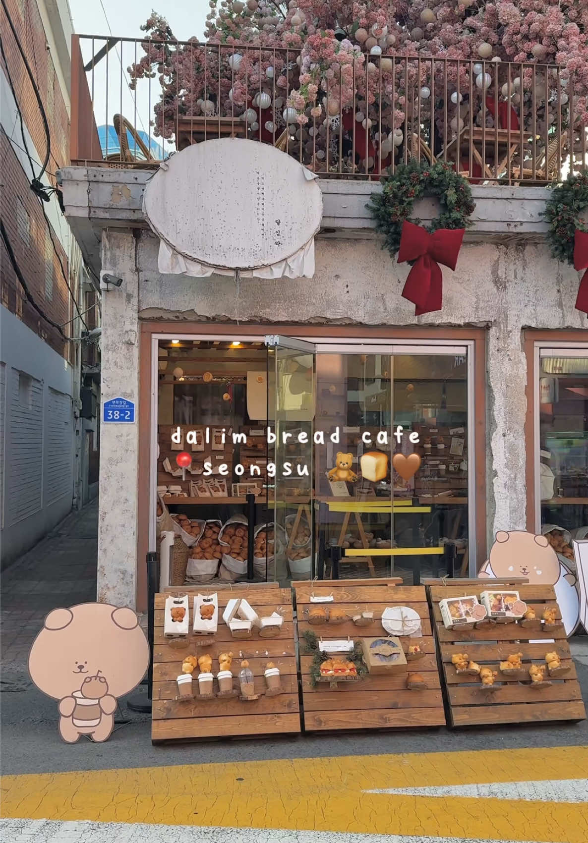 Darlin Cafe: A Unique Coffee Experience