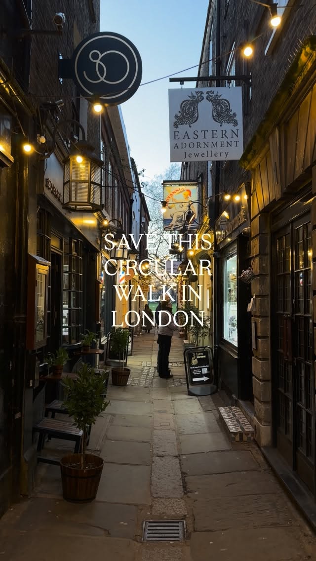 Richmond Walk: Riverside Pubs, Alleys, and Sunset Views