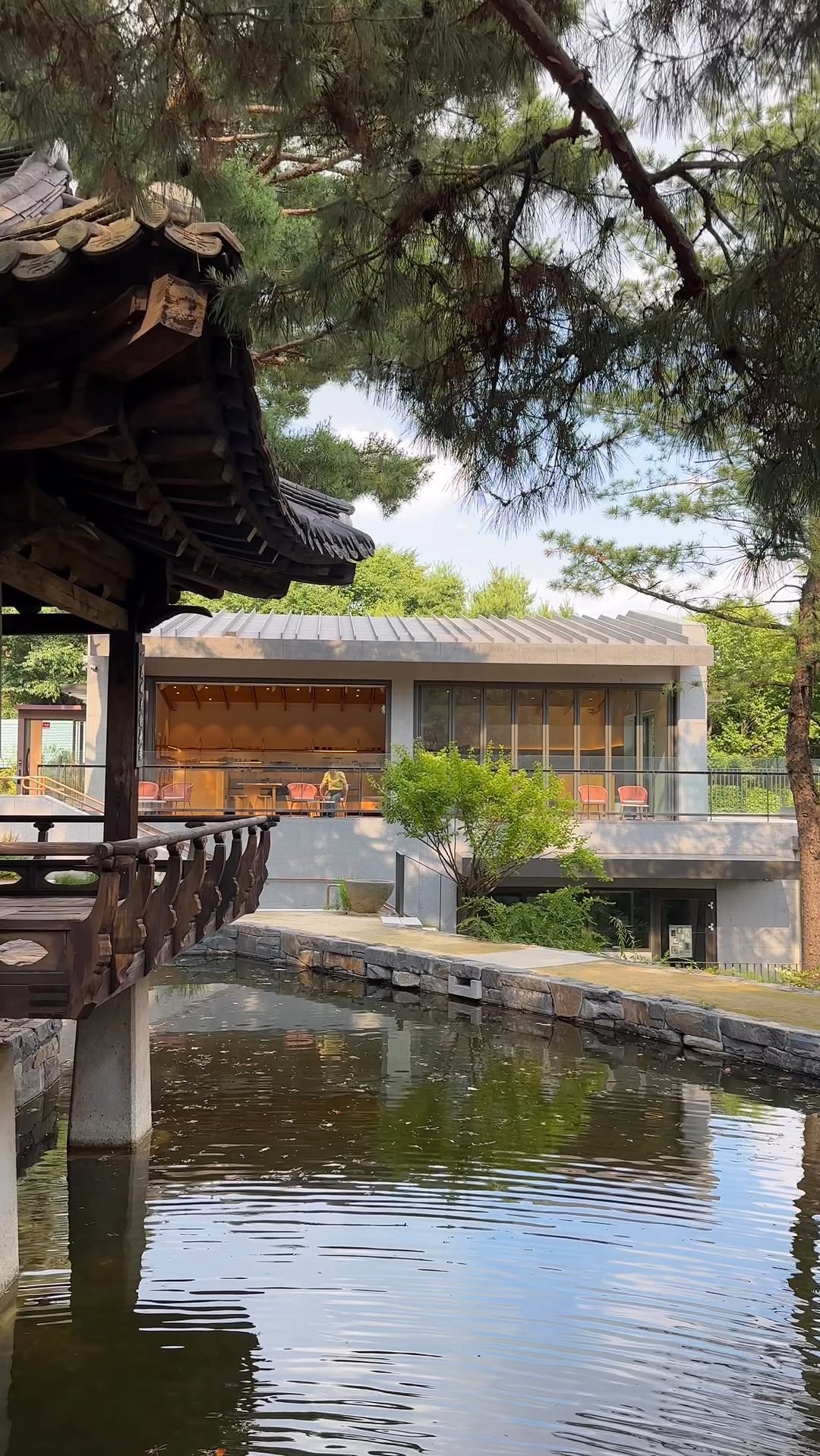Tranquil Tea Houses With Traditional Views