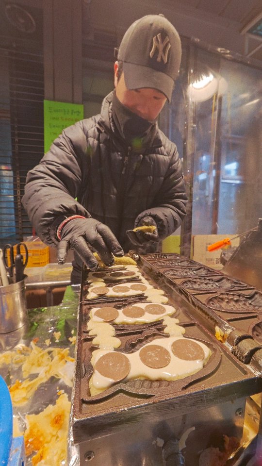 Shinwon Market's Dubai Choco Bungeoppang