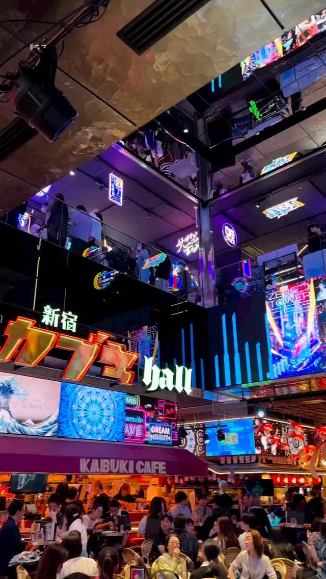 Kabukicho's Festival-Themed Dining and Entertainment Hub