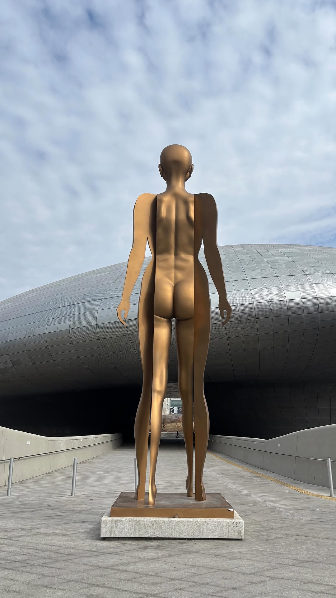 Dongdaemun Design Plaza's Unique Architecture
