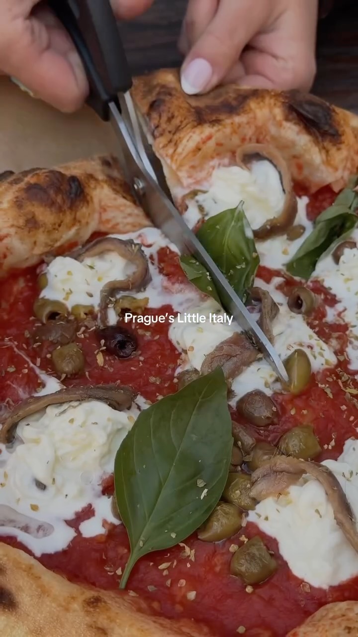 Napoletana 58: A Classic Italian Eatery