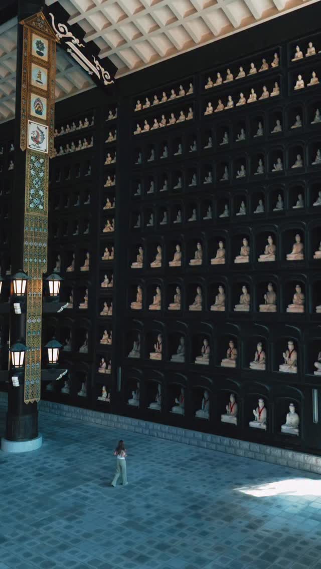 28 Attractions in Japan