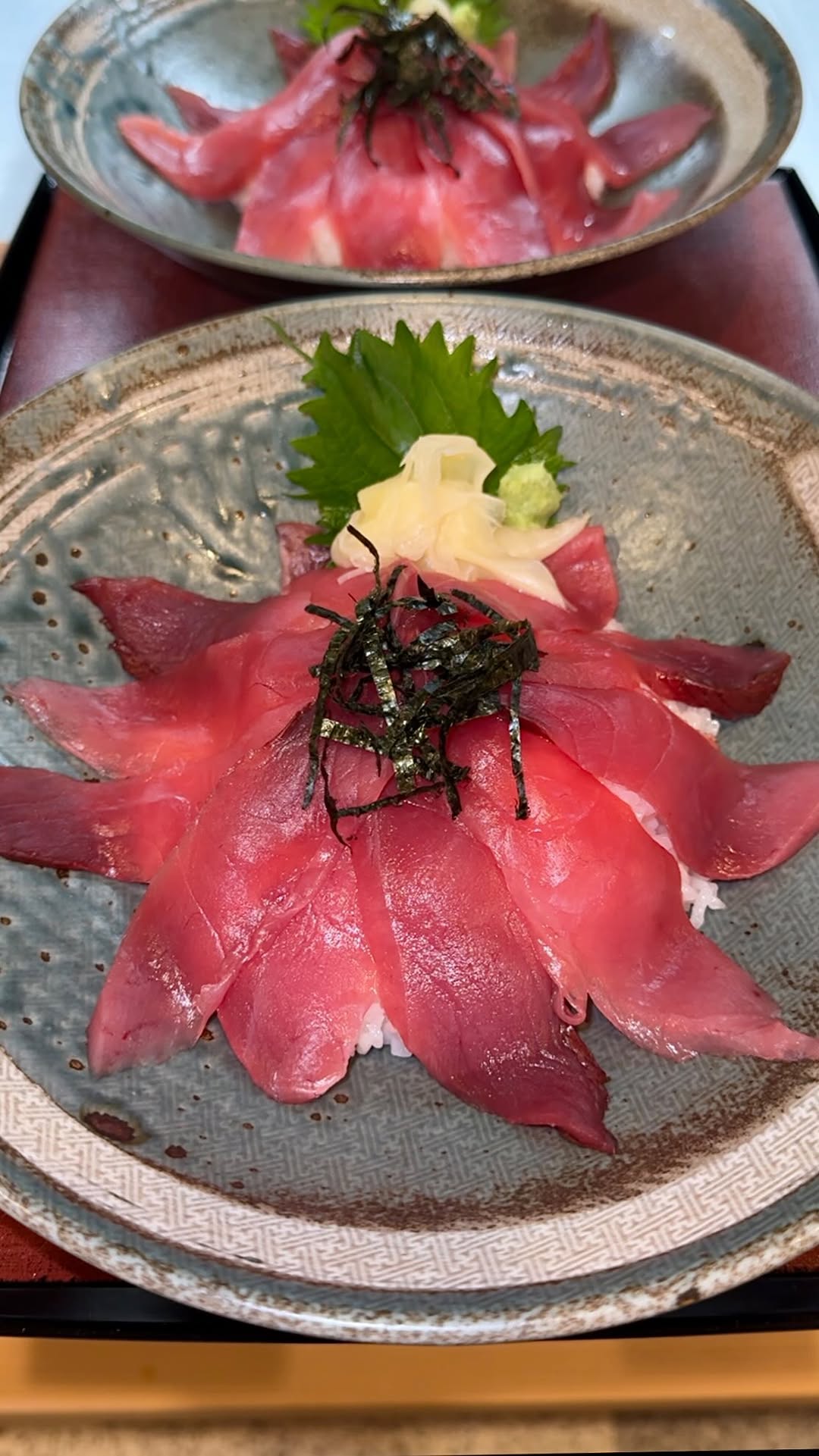 Kamakura Seafood Restaurant Offers Sakura Decor