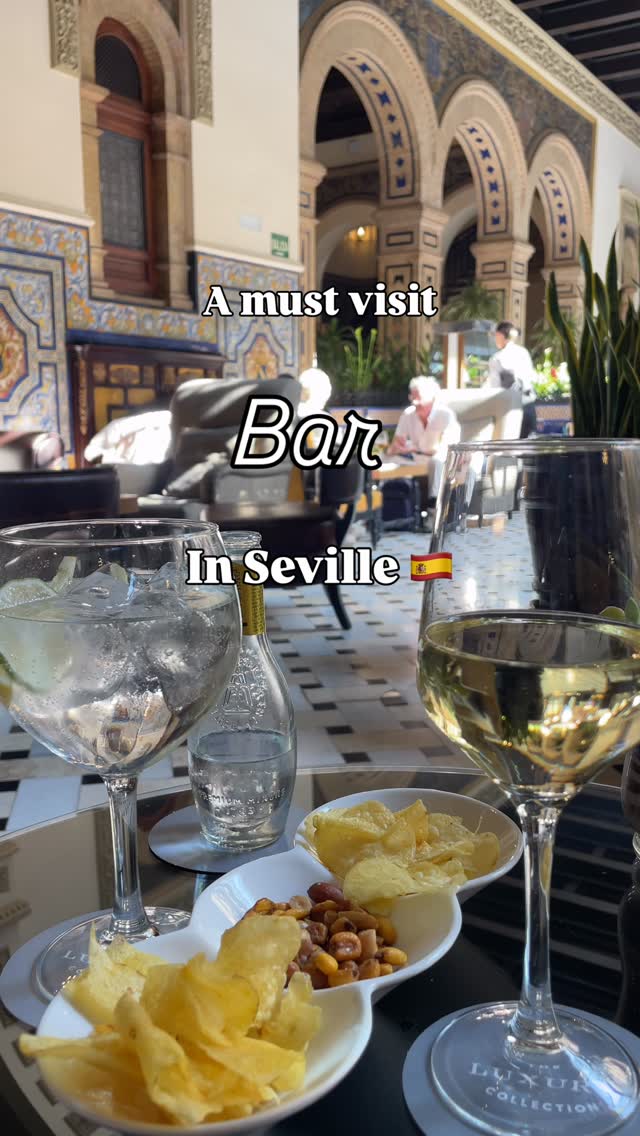 Hotel Bar Offers Quiet Seville Courtyards