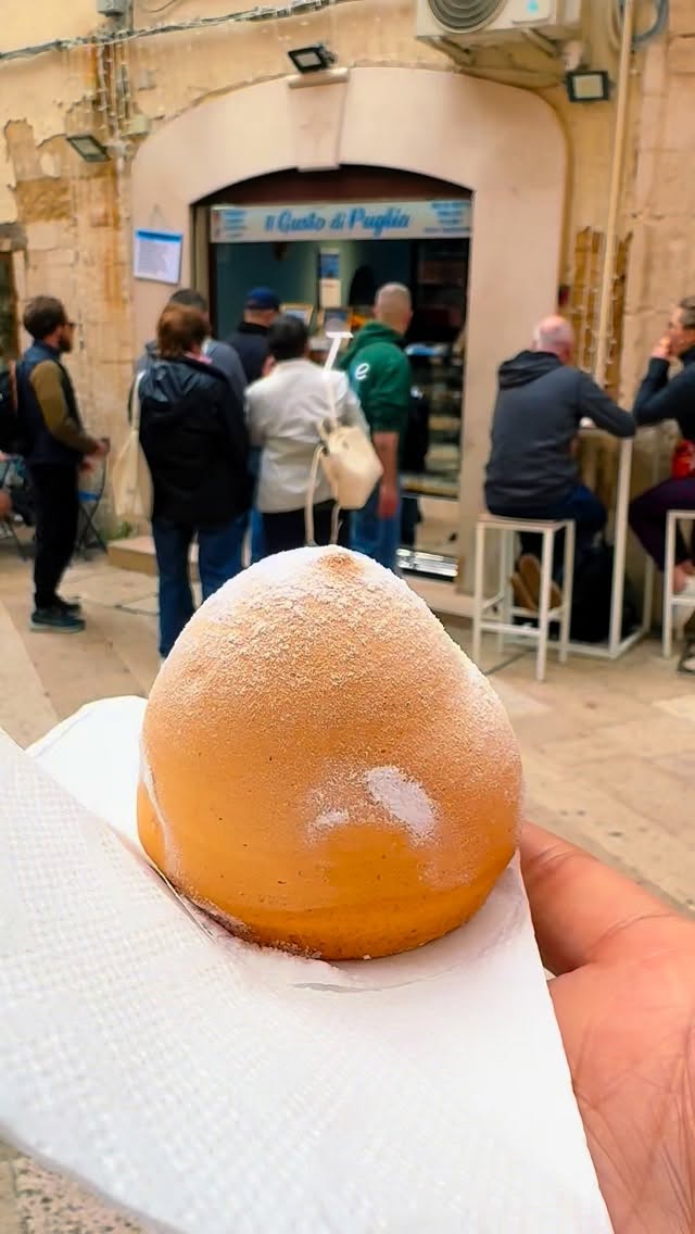 Sponge Pastries Filled with Cream from Puglia