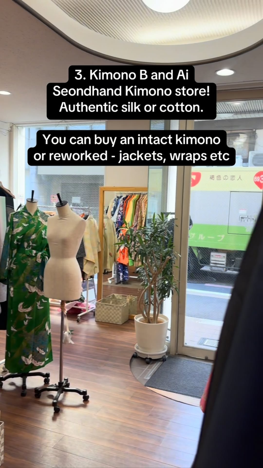 Japanese Shops Featuring Traditional Crafts
