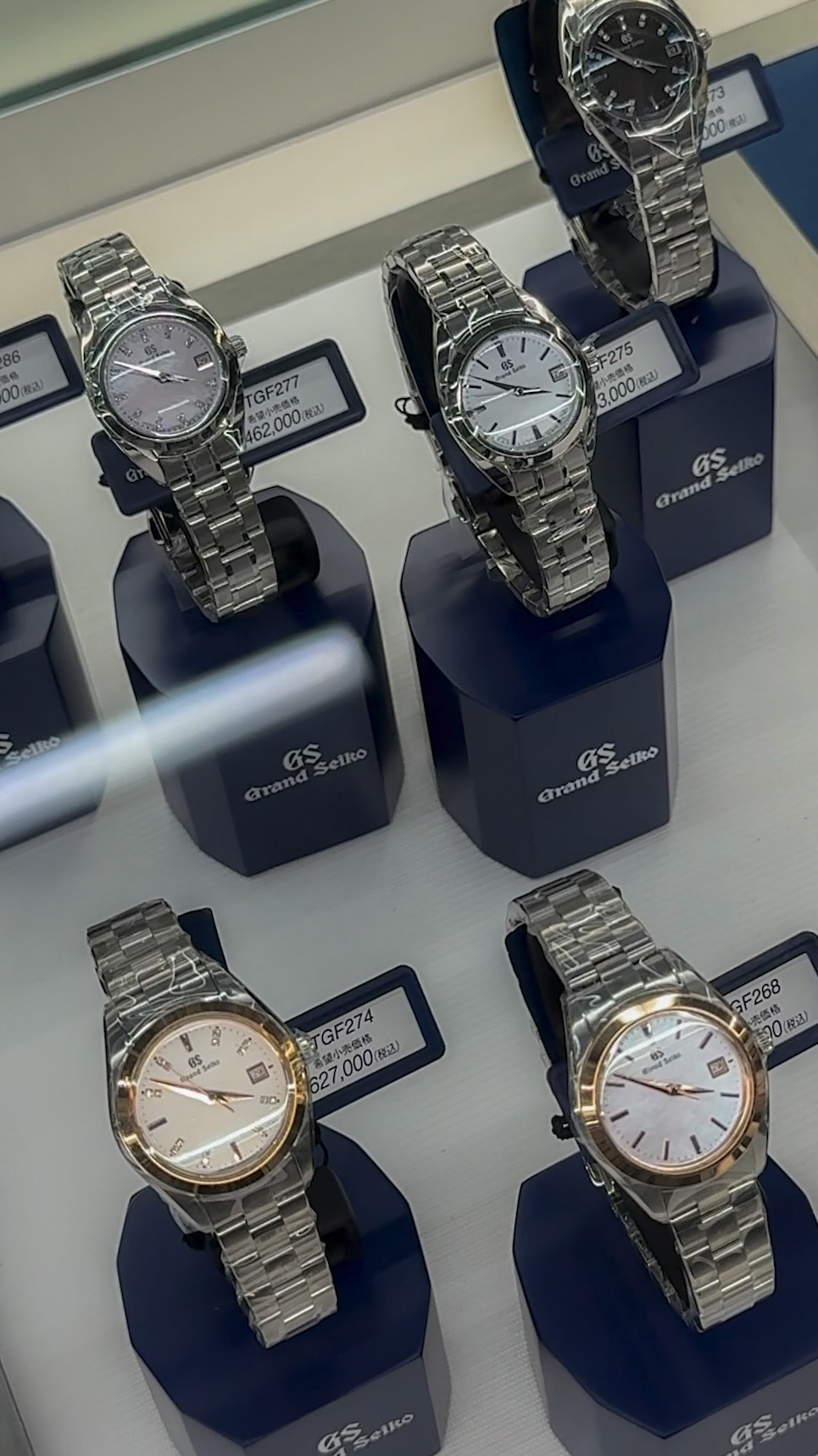 BicCamera Stores Offer Wide Selection of Japanese Watches