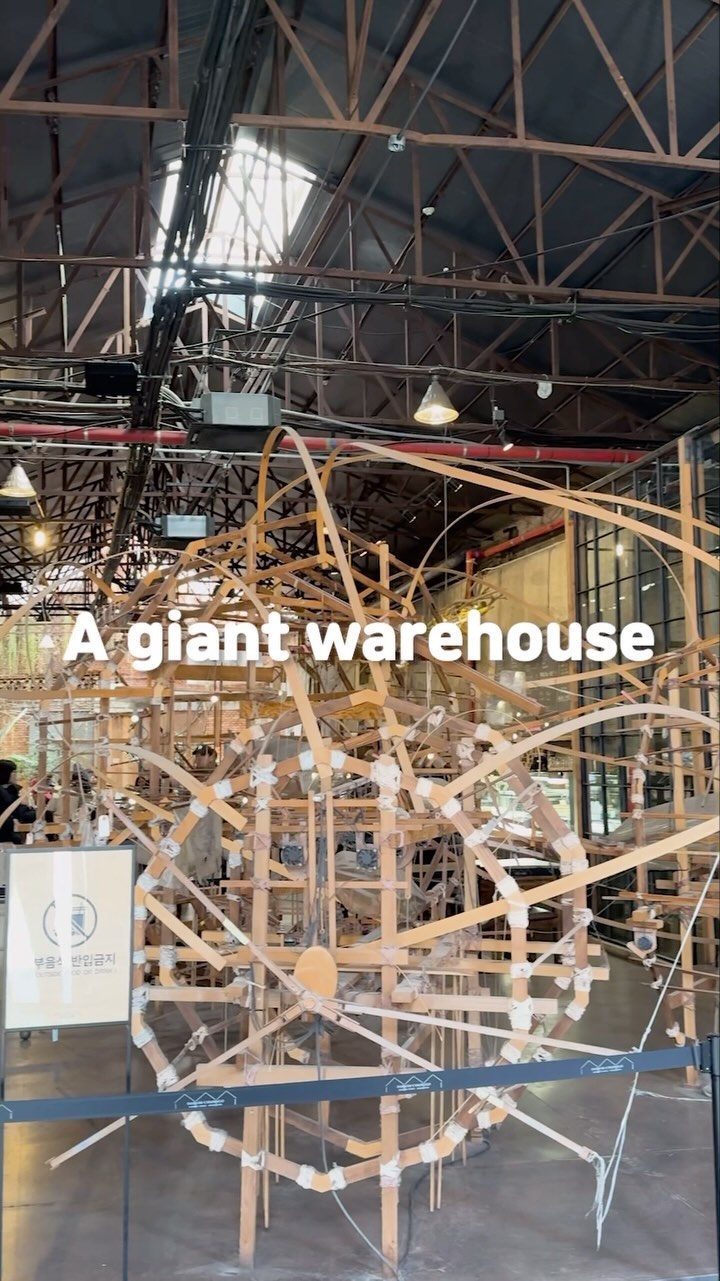 Spacious Warehouse Cafe Showcases Rotating Korean Art