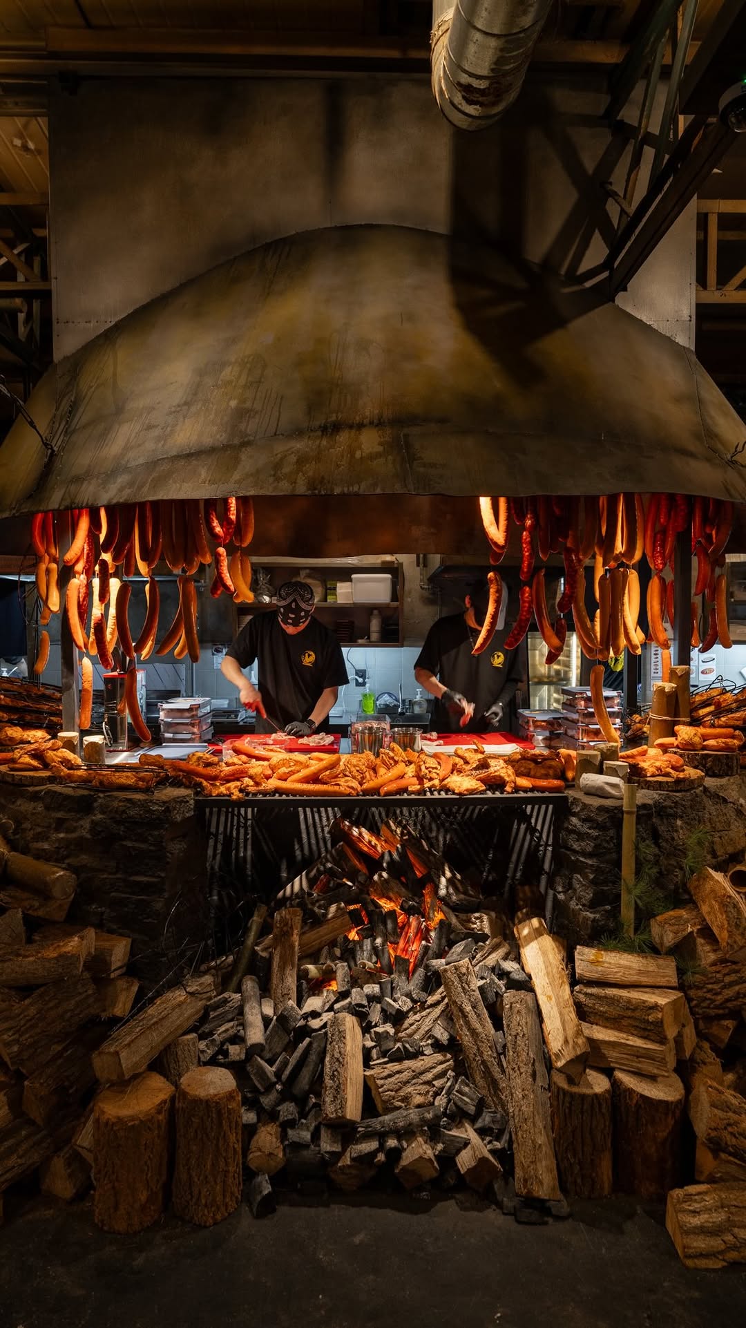 Seoul BBQ Restaurants Feature Charcoal-Grilled Chicken