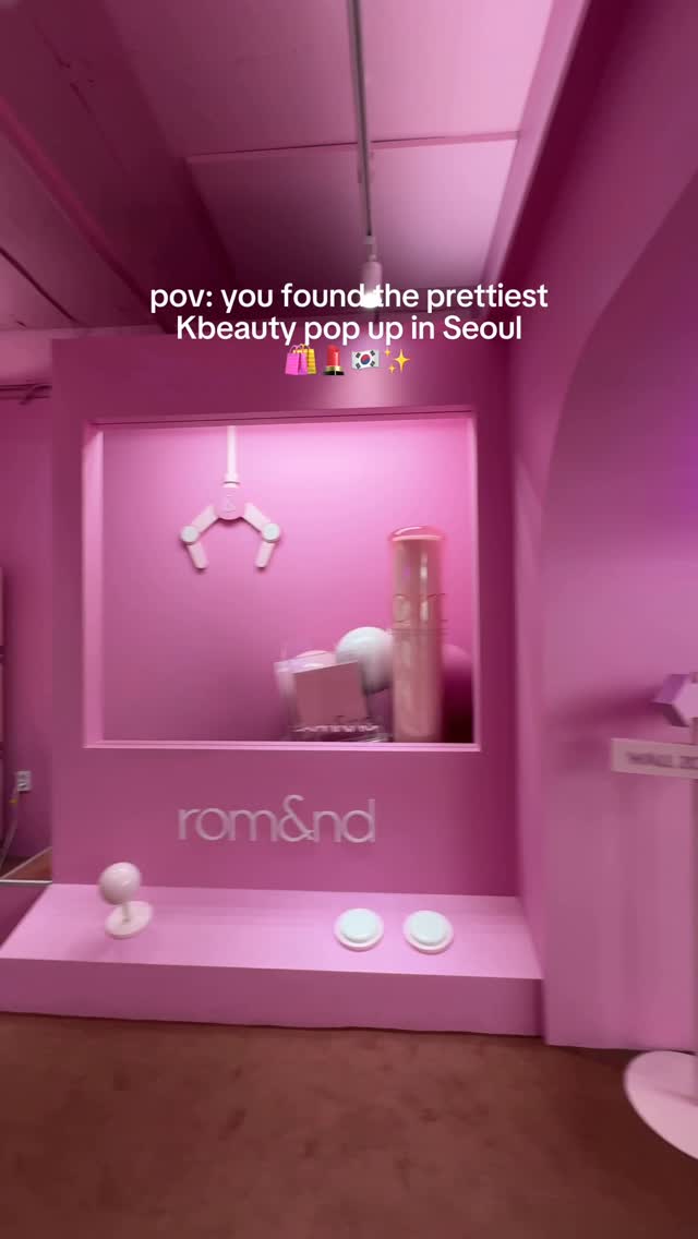 Rom&nd's Conveyor Belt Beauty Pop-Up Experience