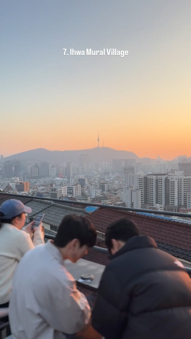 Seoul's Palaces, Markets, and Cultural Neighborhoods