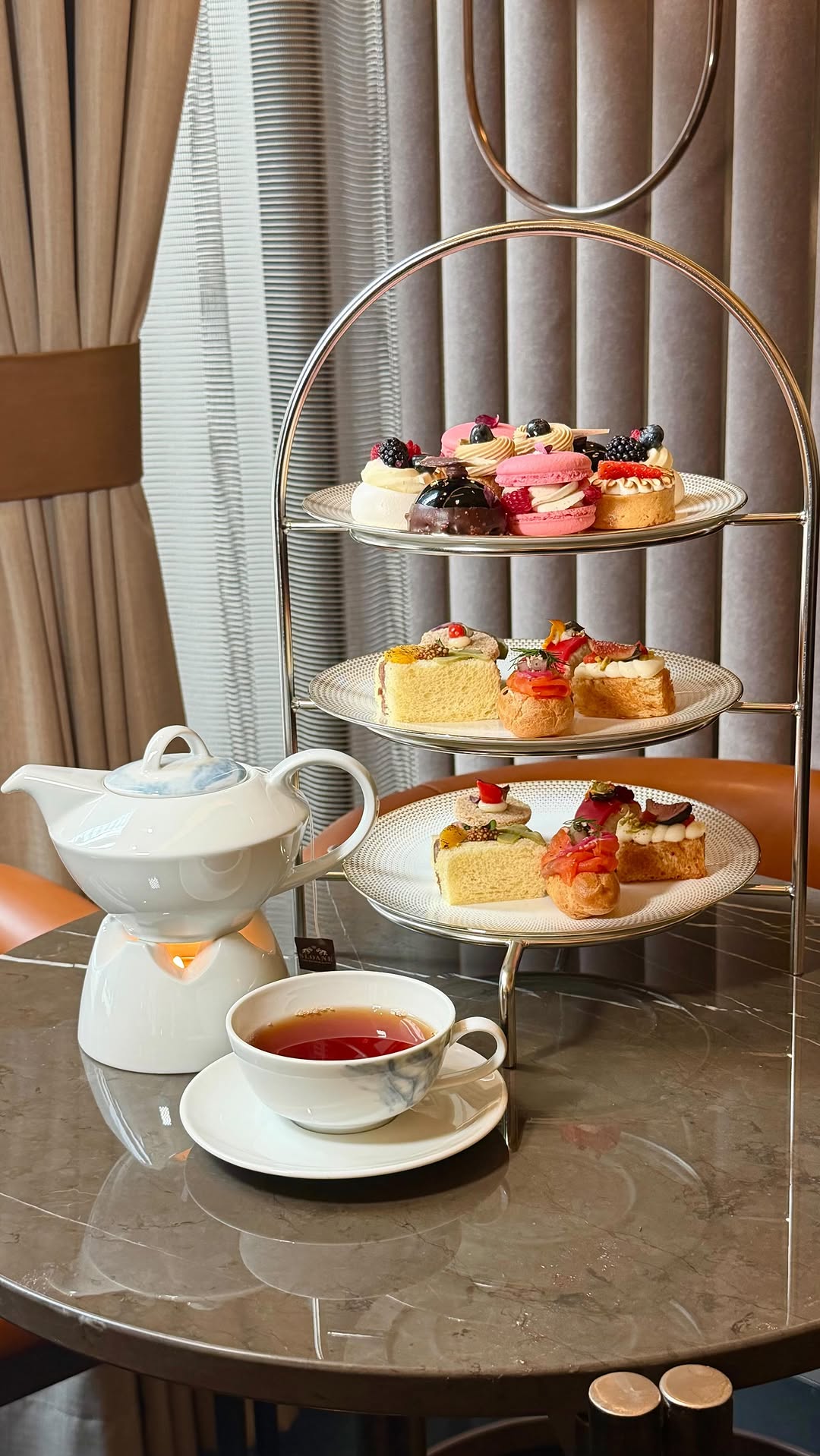 Toronto's Astor Lounge Offers Regal Afternoon Tea