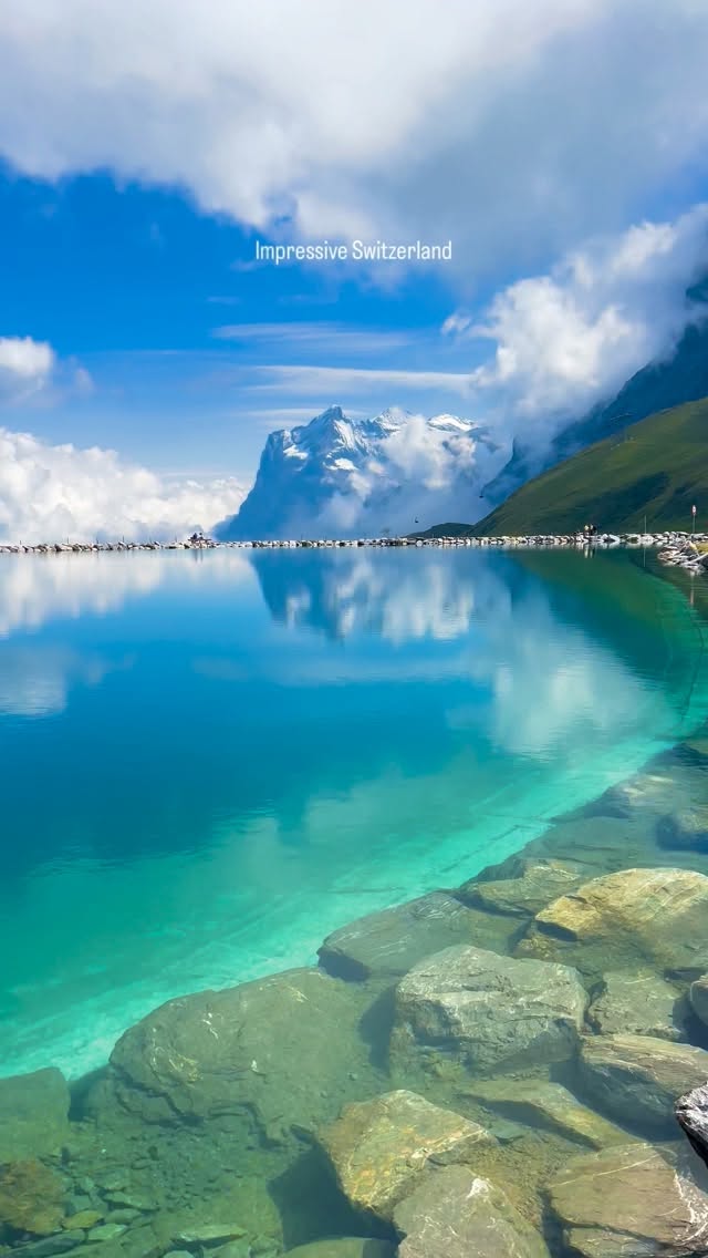 Alpine Lakes and Mountain Views in Switzerland