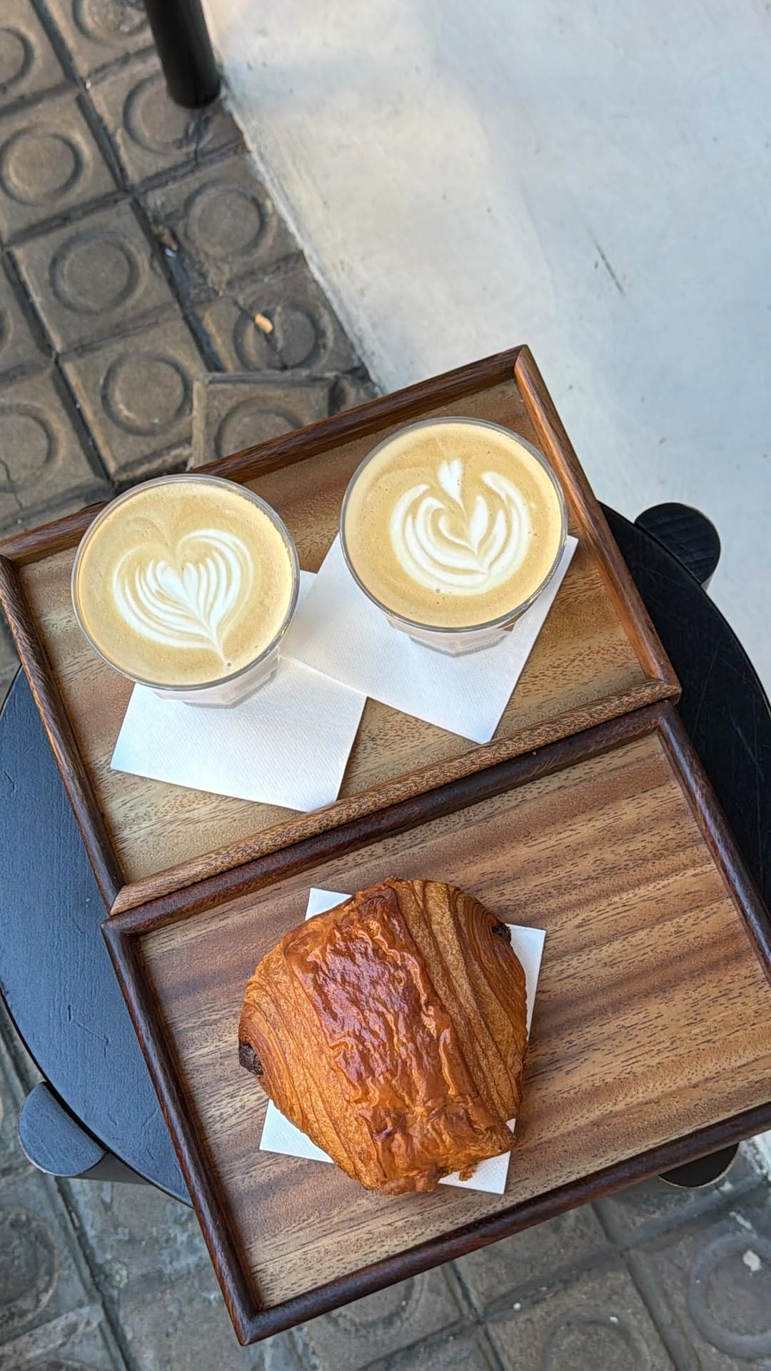 Barcelona's Jaç Hi-fi Cafe Offers Cozy Vibes