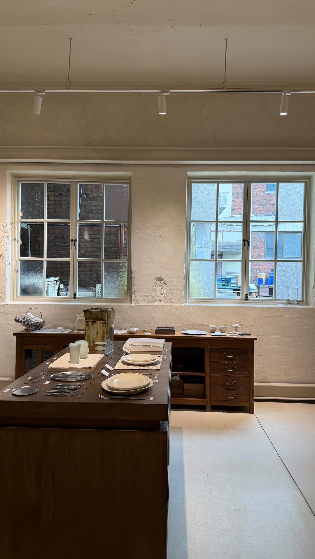 Seongsu's Hidden Boutique Offers Unique European-Style Gifts