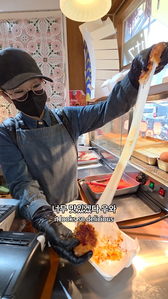 Dongdaemun Market's Popular Korean Twisted Doughnuts
