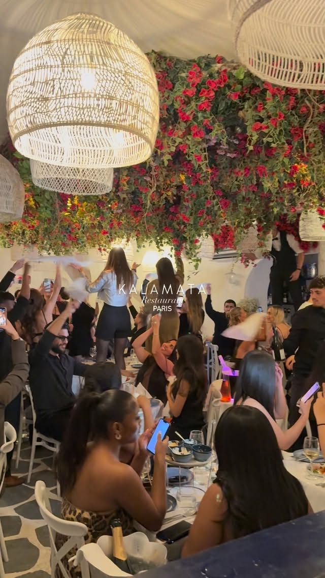 Festive Greek Restaurant In Paris