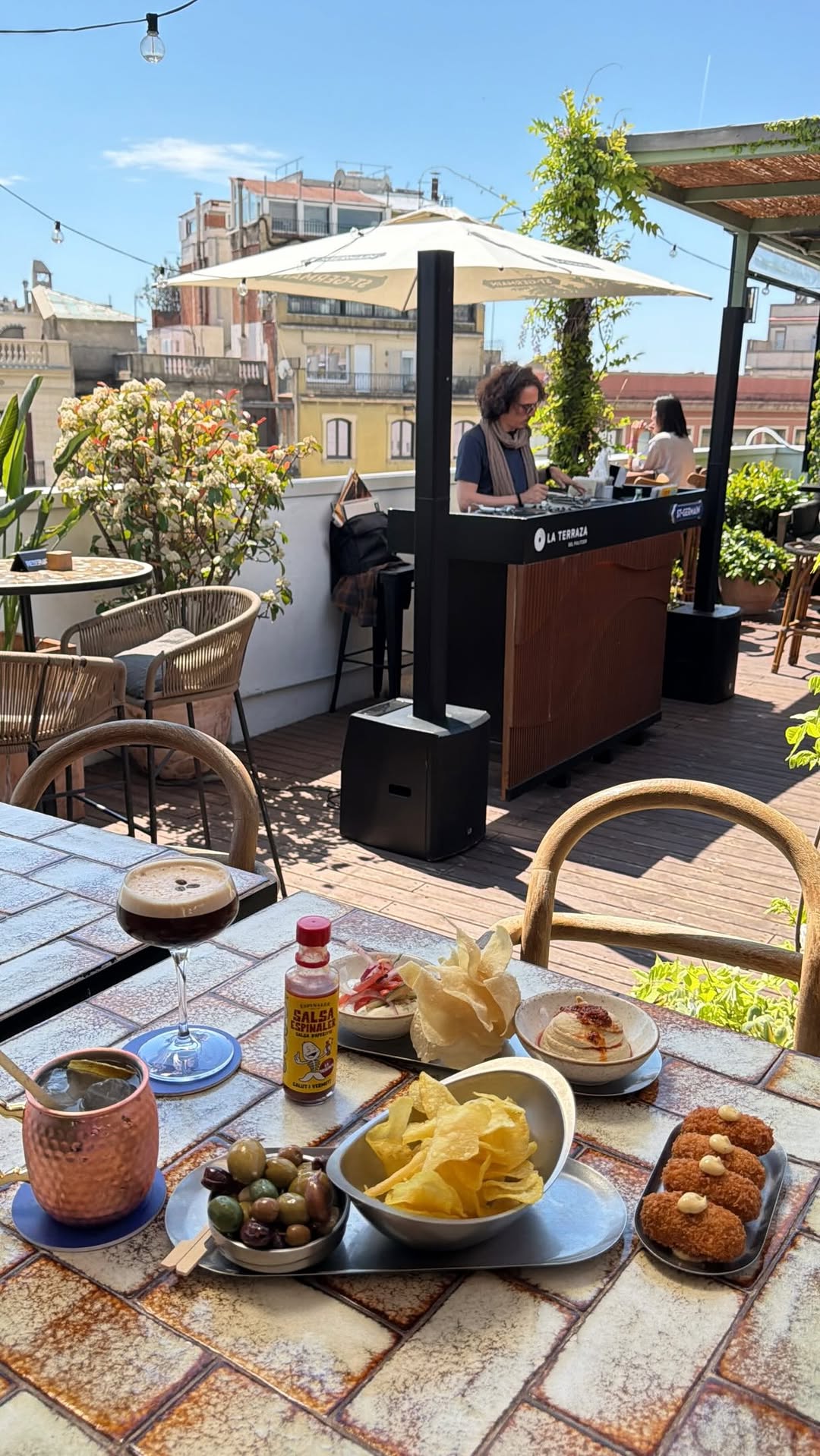 Barcelona Rooftop Bar Offers Weekend Vibes