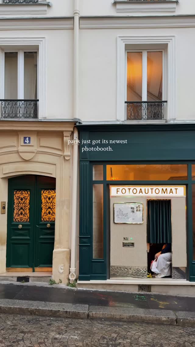 New Photobooth in Montmartre