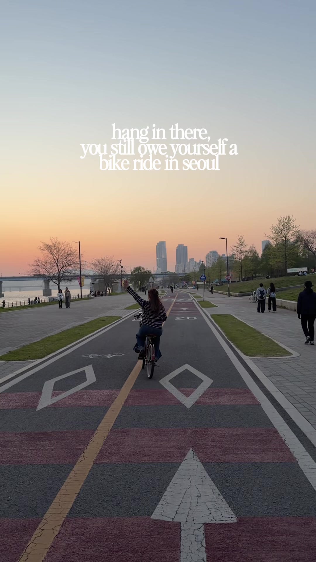 Yeouido Hangang Park's Riverside Charm