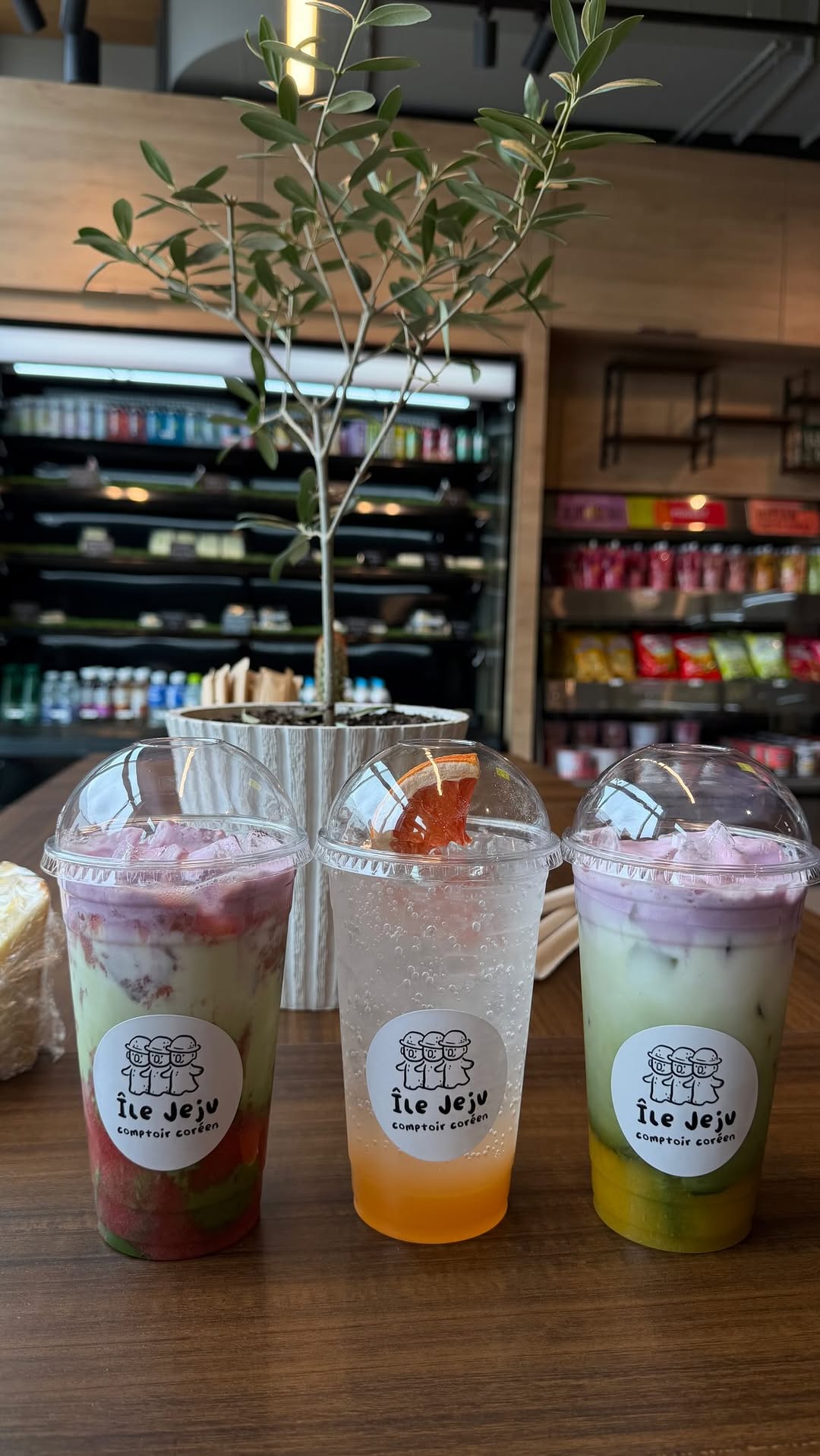 Jeju Royalmount Offers Free Egg Sandwich With Drink Purchase