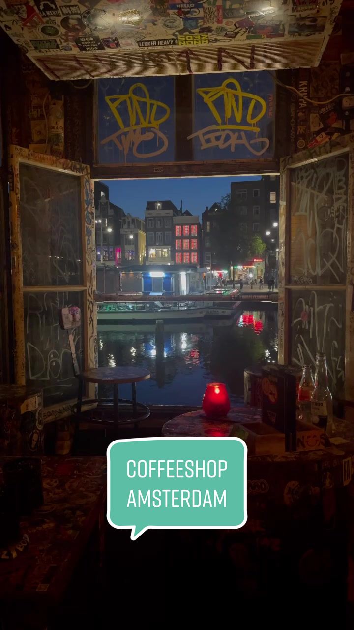 Hill Street Blues: Scenic Cafe With Lively Atmosphere