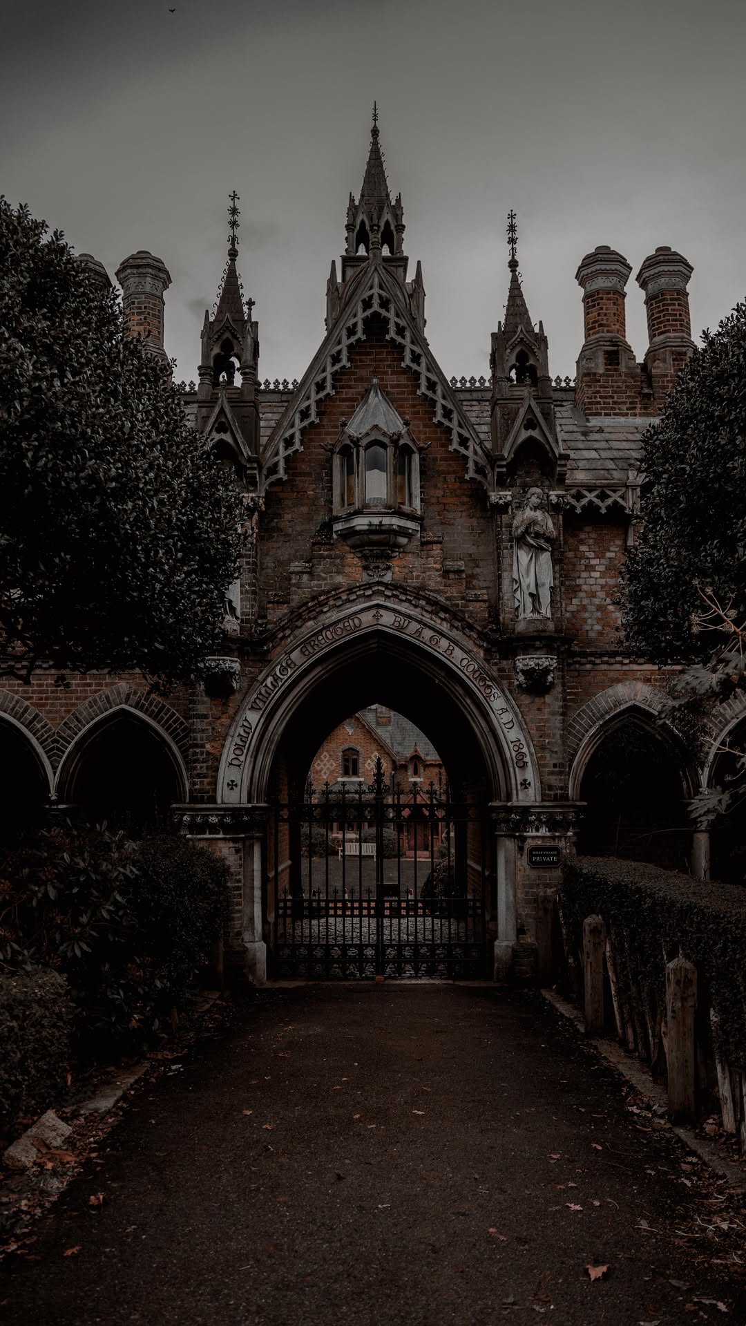 London's Gothic Architecture and Historic Sites