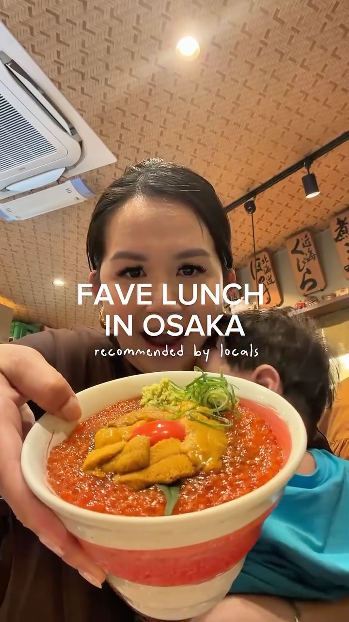 Osaka Izakaya Serves Amazing Sashimi Bowls