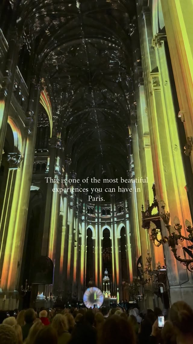Saint-Eustache Church Hosts Dazzling Light Show