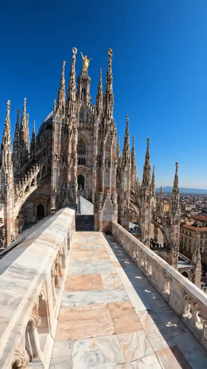 Gothic Spires Adorn Milan's Marble Masterpiece