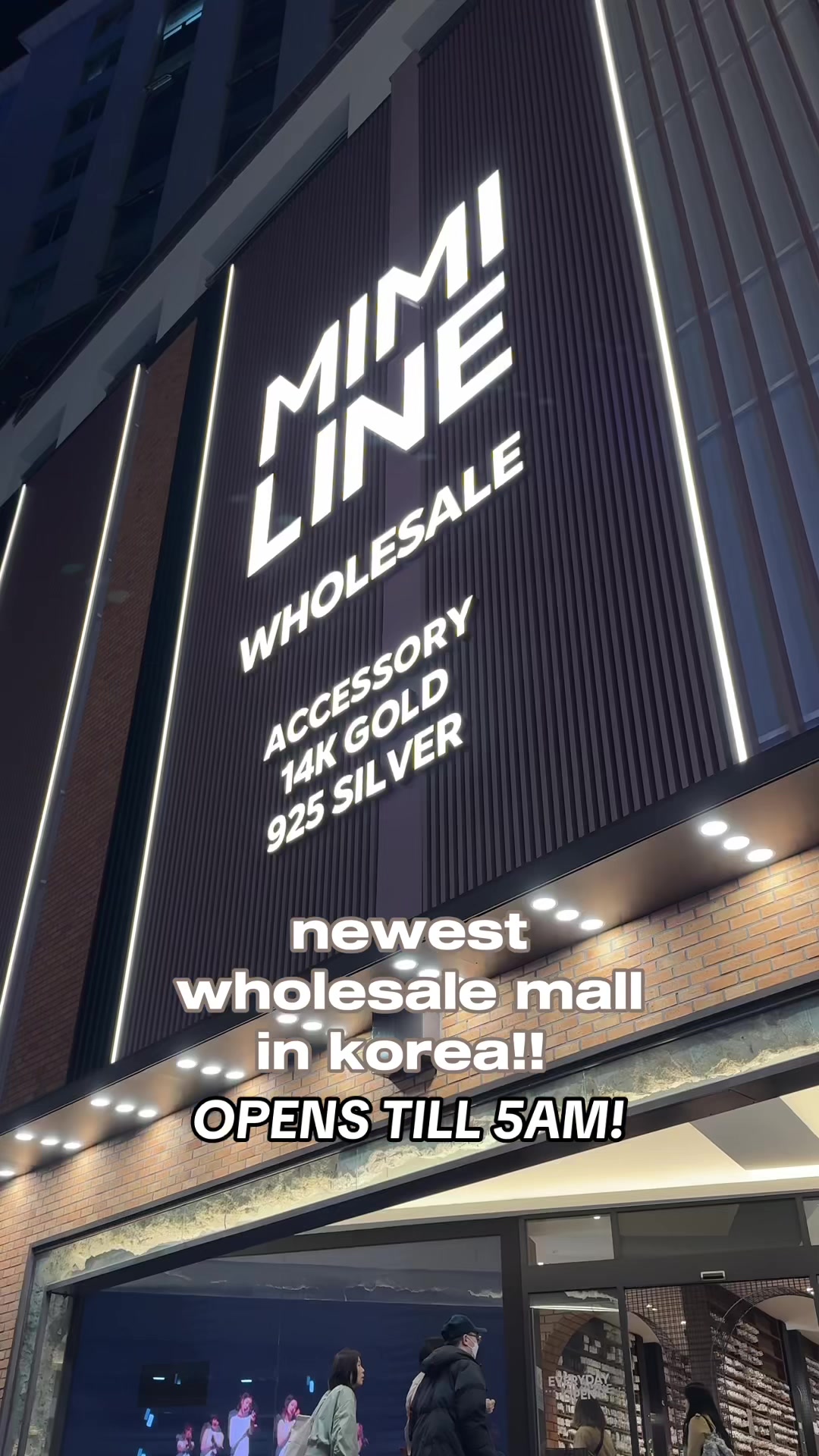 Seoul's Wholesale Fashion Districts for Late-Night Shopping