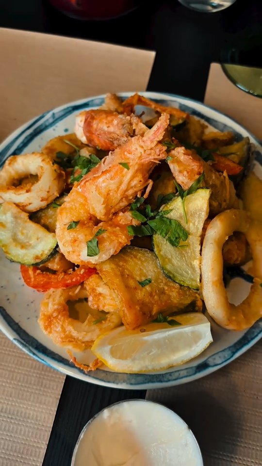Porto Restaurant Blends Bauhaus Style, Music, and Cuisine