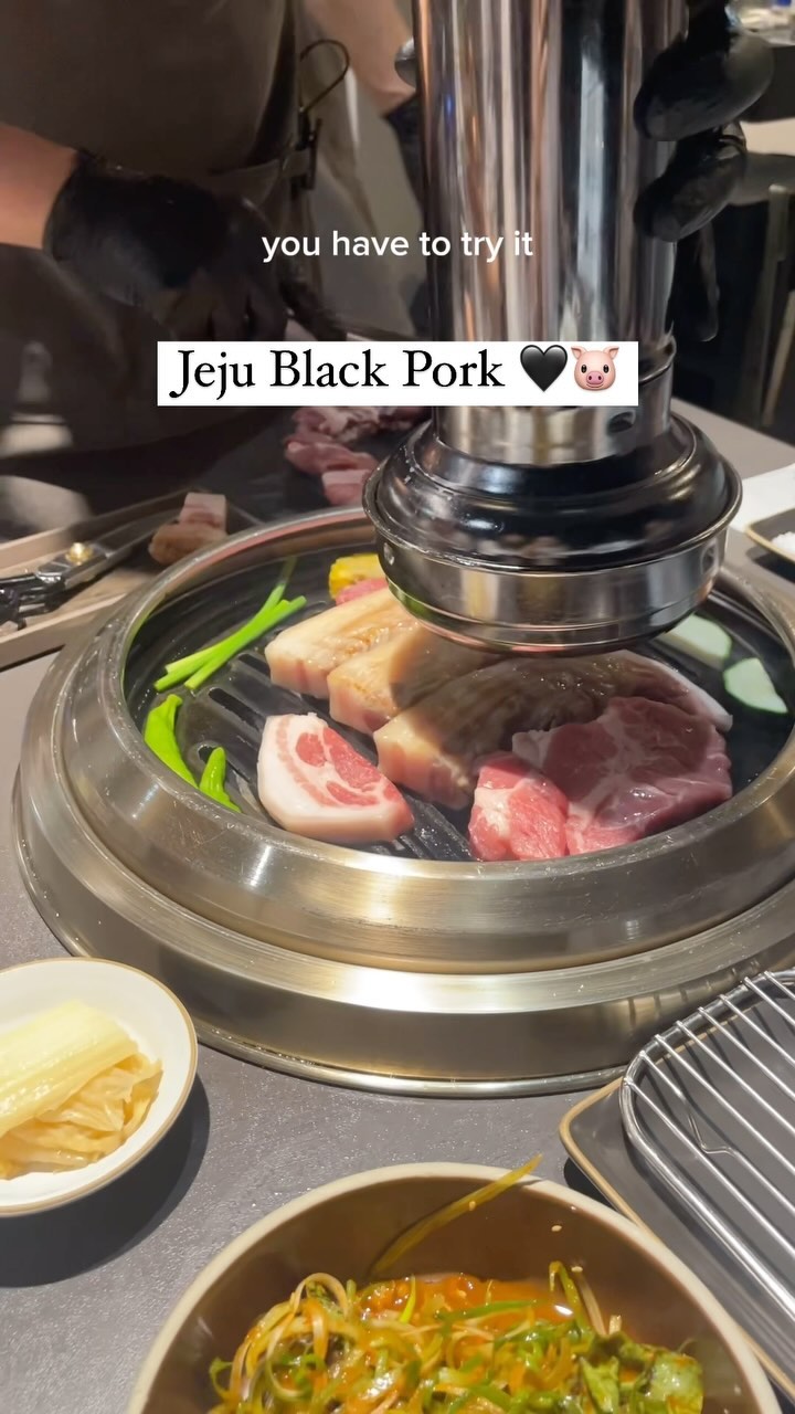 Jeju Island Restaurant Offers Delicious Seafood