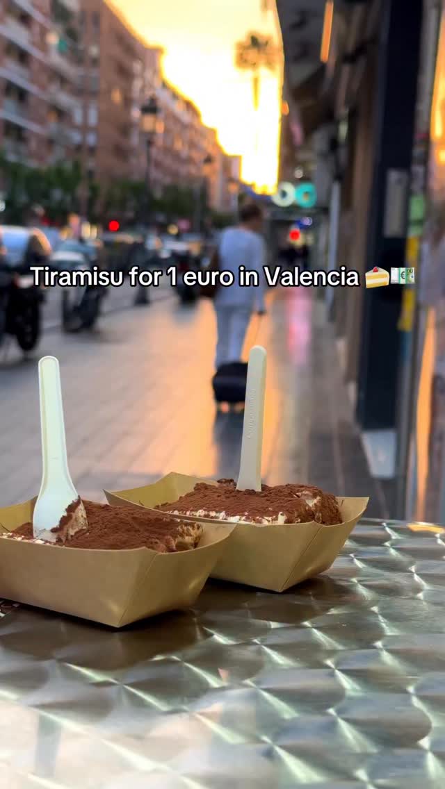 Explore Valencia By Bike To Local Hotspots