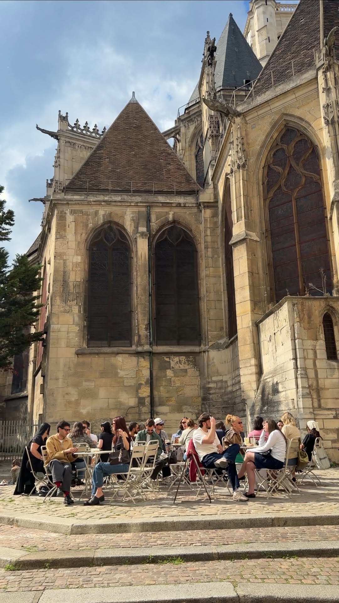 Hidden Marais Coffeeshops With Pleasant Terraces