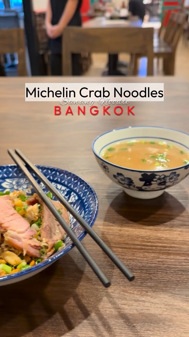 Michelin-Starred Crab Noodles on Banthat Thong Road