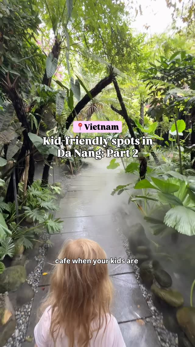 Da Nang Cafe Features Rainforest Animals