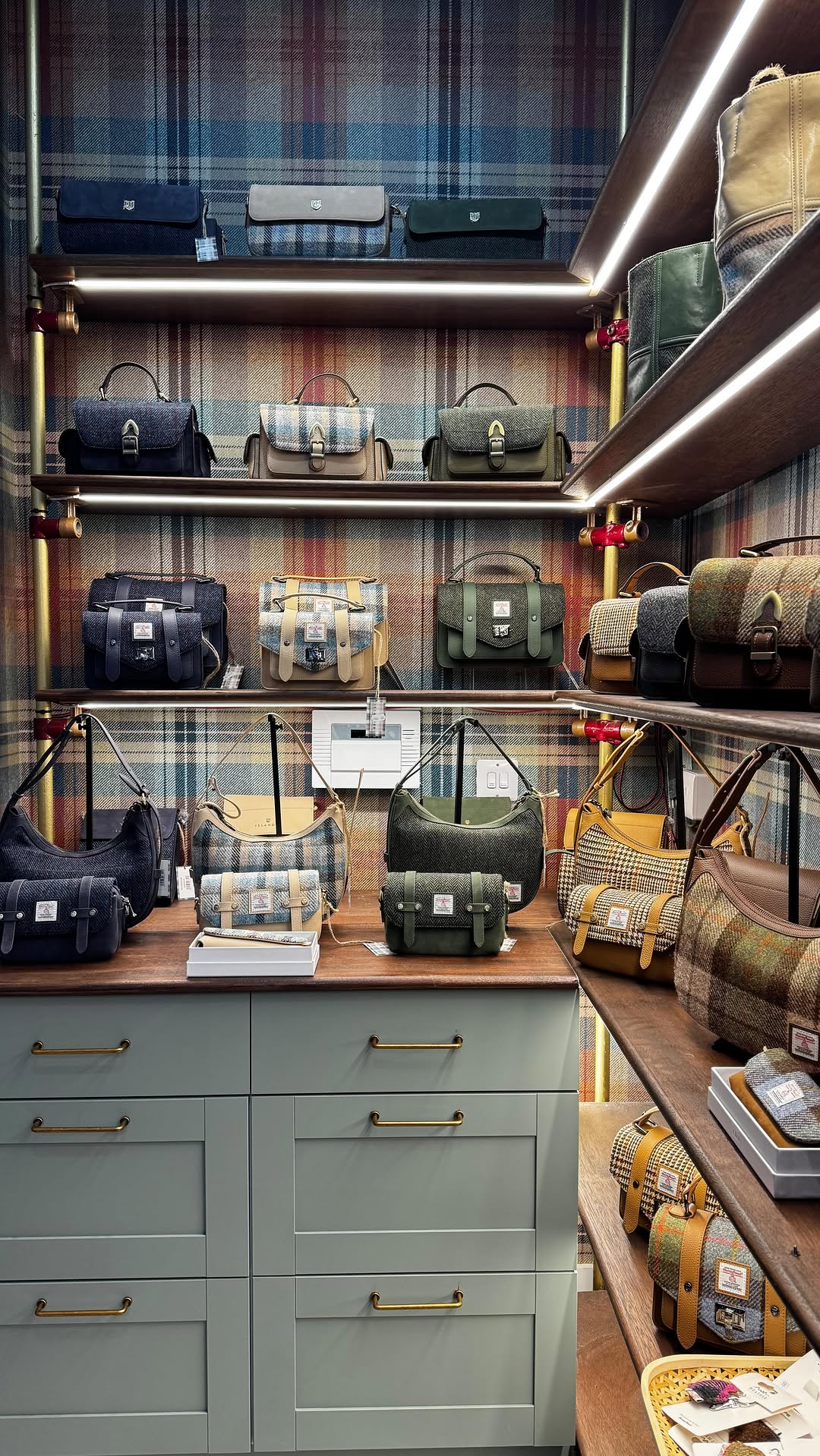 1 Shops in Scotland