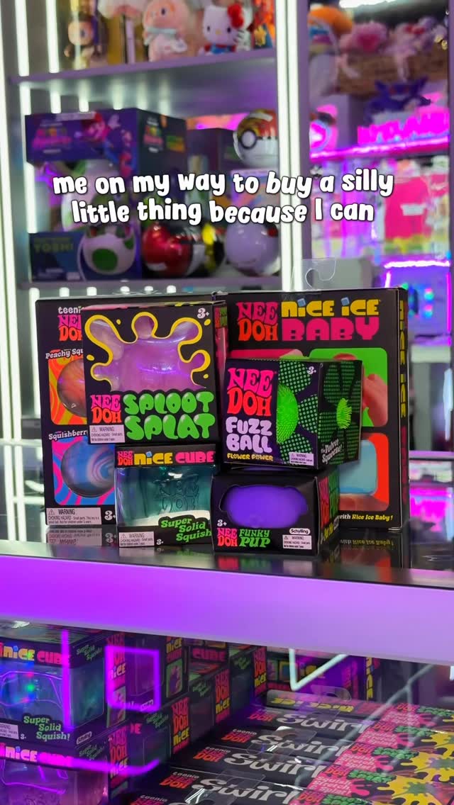 Claw World Offers Prizes and Snacks in Las Vegas