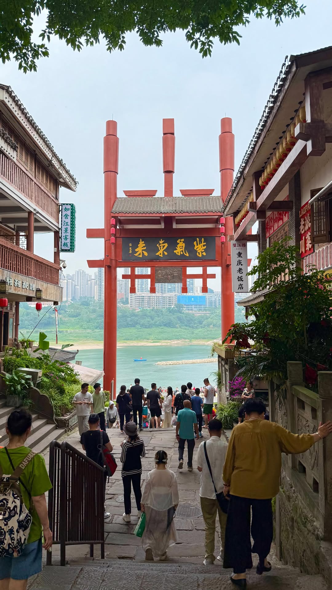 Chongqing's Ancient Towns and Temples Exploration