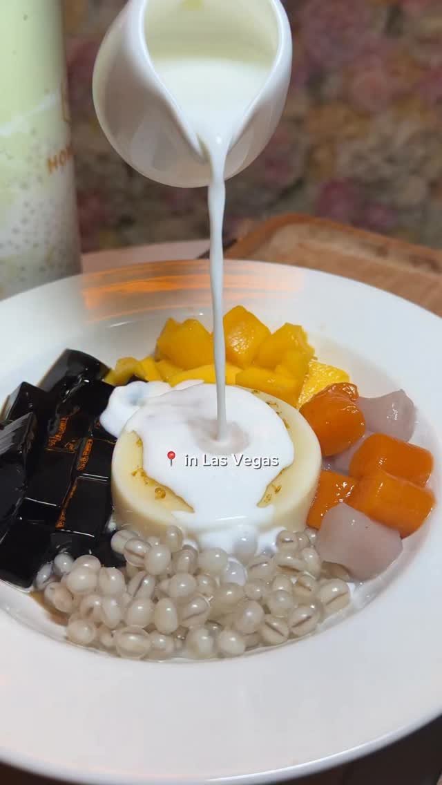 Lush Cosmetics Mandalay Bay Dessert Shop Grand Opening
