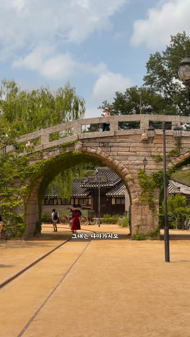 Sunshine Studio Recreates 1900s Korean Street Scenes