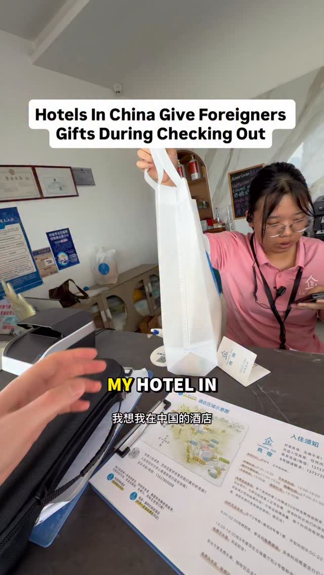 Yangshuo Hotel Offers Guests Complimentary Gifts