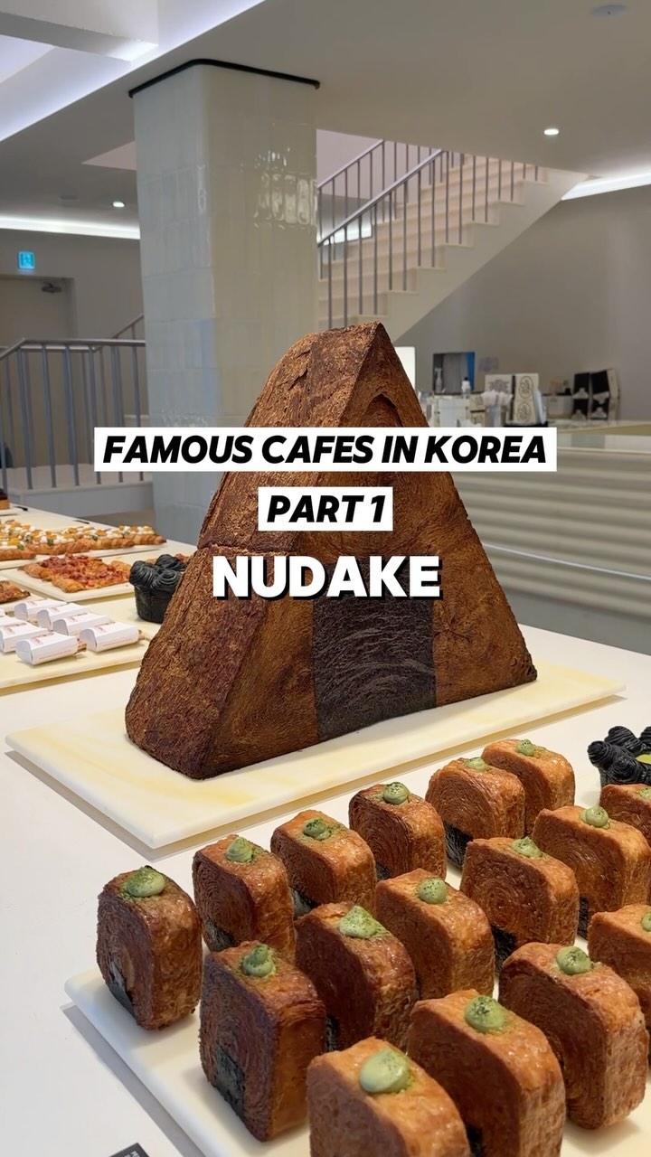 Two Seoul Cafes Featuring Artistic Desserts