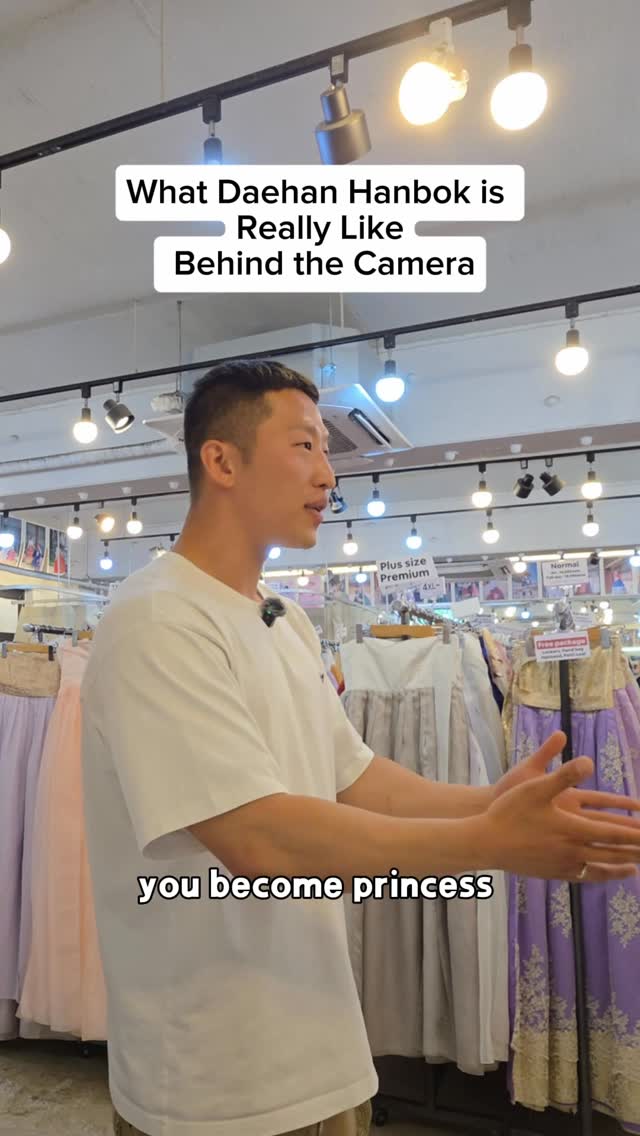 Gyeongbokgung Hanbok Rental: A Day in the Life