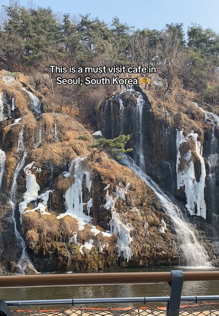 Seoul Cafes With Waterfall Views
