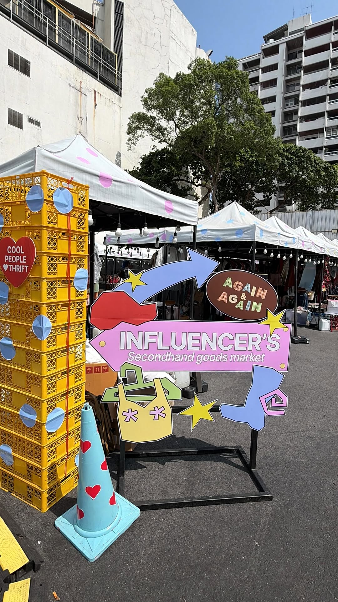 2 Markets in Krung Thep Maha Nakhon