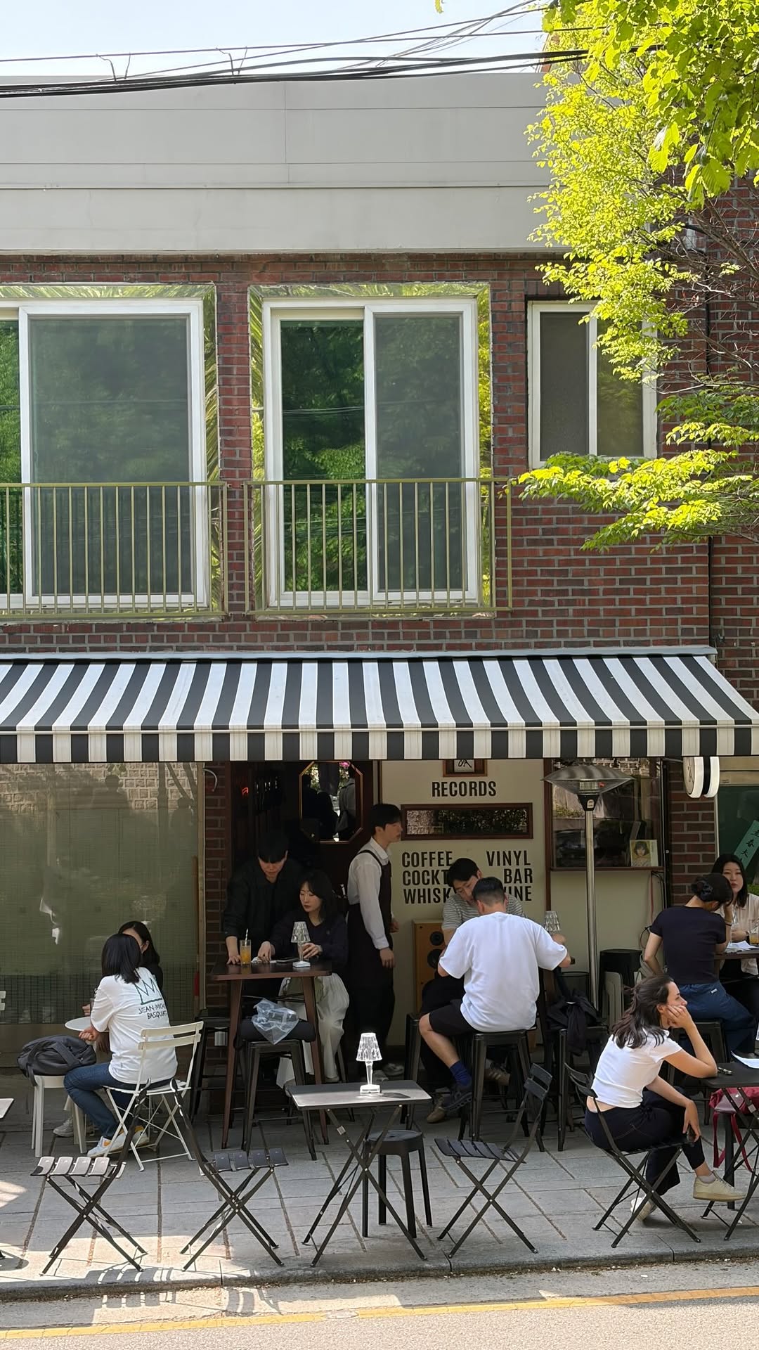 Seoul's Historic Neighborhoods And Natural Wonders